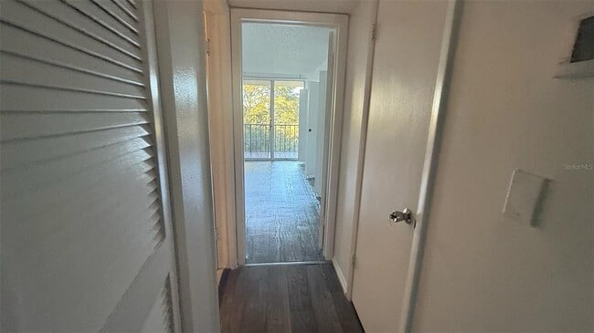 Building Photo - 2699 Seville Blvd