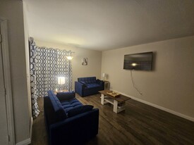 Building Photo - 1454 Santa Anita Dr
