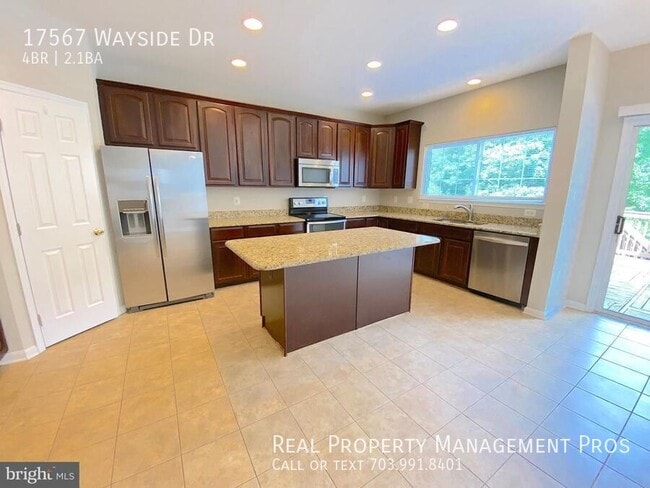 Building Photo - 17567 Wayside Dr