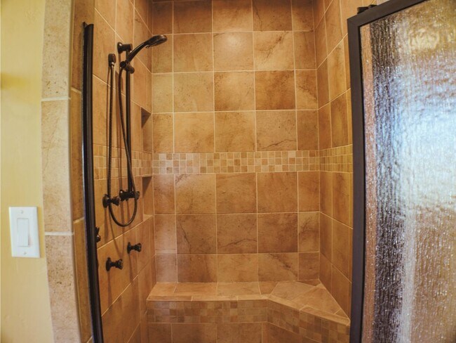 Building Photo - 303 Belden Ct