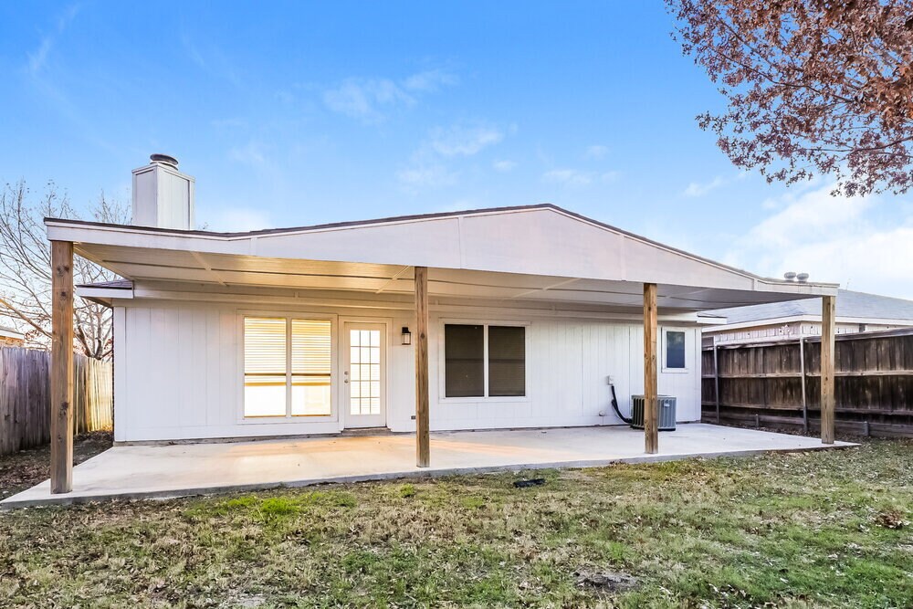 Building Photo - 6841 Prairie Hill Rd N