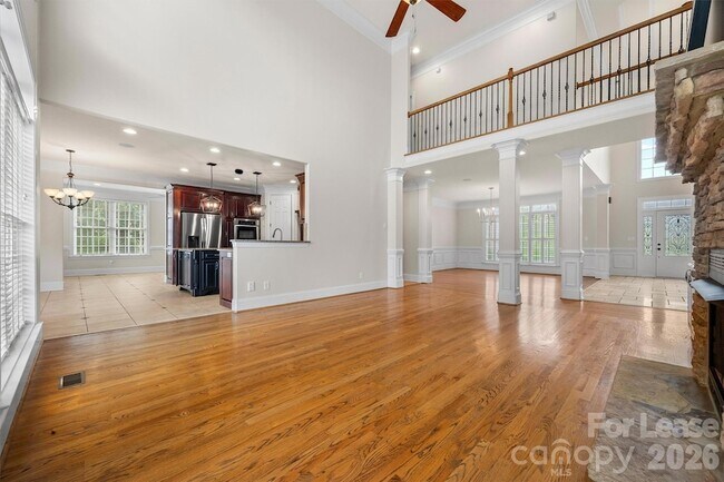 Building Photo - 334 Stonecliff Ln