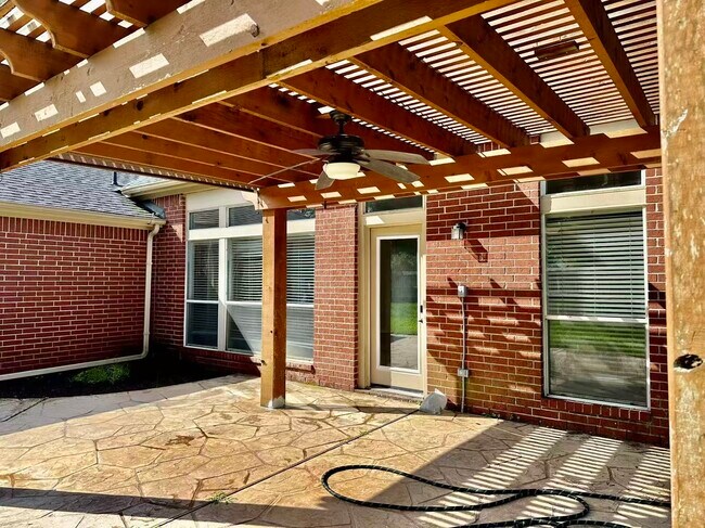 Building Photo - 3131 Valley Ct