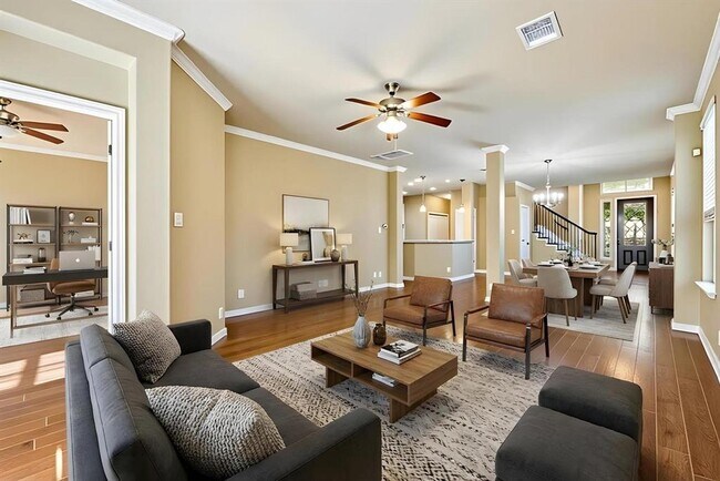 Building Photo - 501 S Meadowlark St