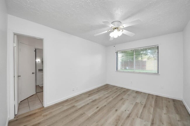 Building Photo - 20214 Apache Gardens Ln