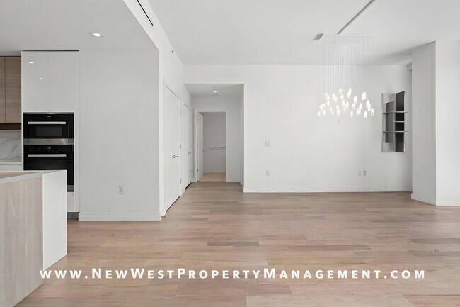 Building Photo - 2604 Fifth Ave