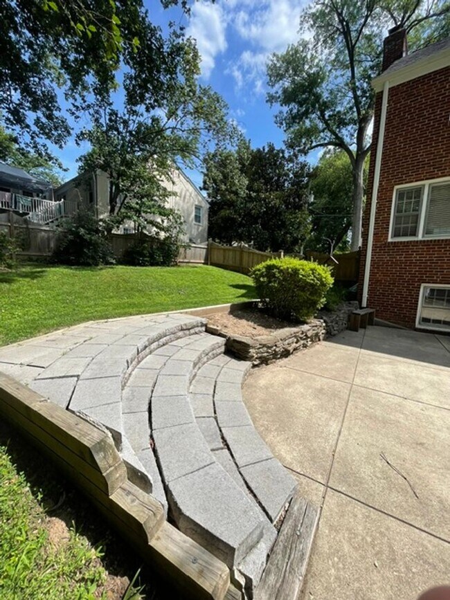 Building Photo - 4408 Glenridge St