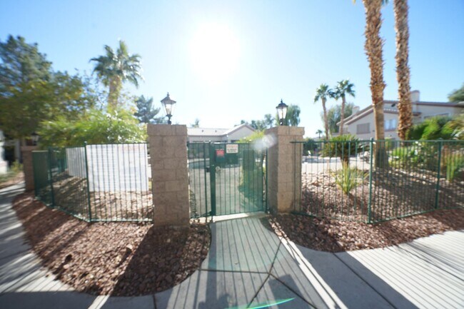 Building Photo - 5710 E Tropicana Ave