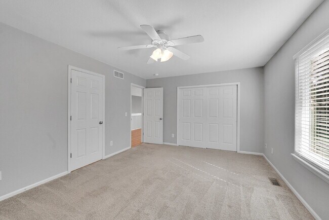Building Photo - $2,550.00 - 3-bed, 3-bath split-level loca...
