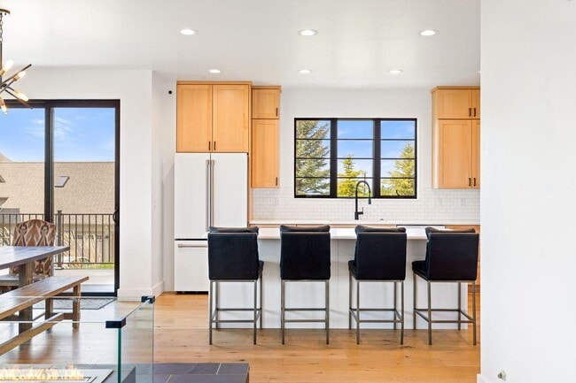 Building Photo - 557 St Andrews Dr