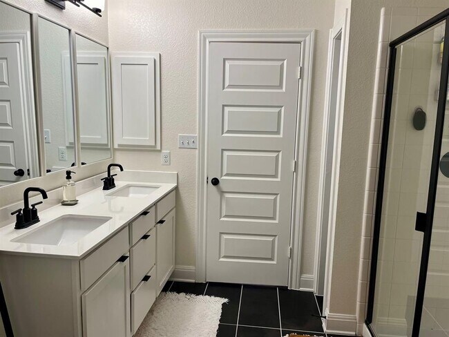 Building Photo - 14217 Silver Lace Ln