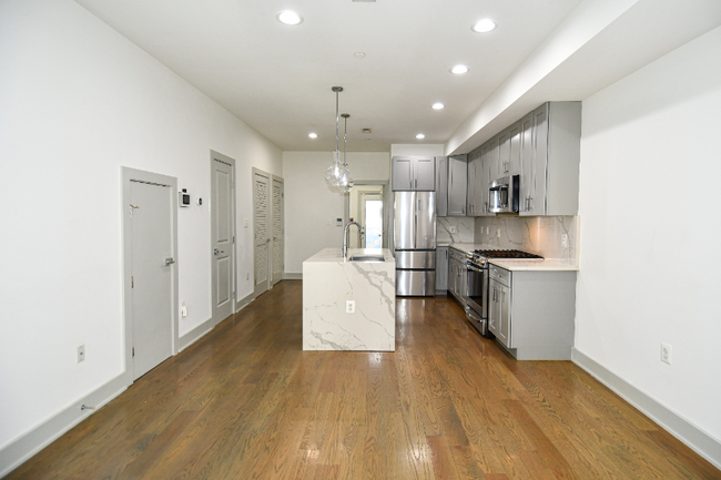 Building Photo - 1632 K St NW