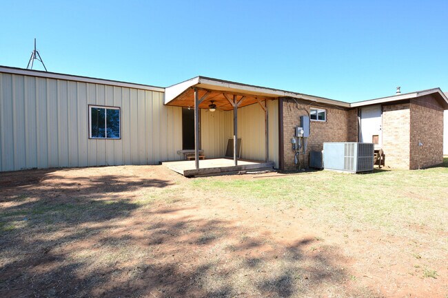 Building Photo - 8406 County Rd 6430