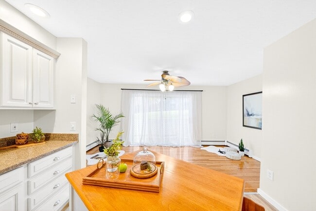 Building Photo - 82 Camelot Dr