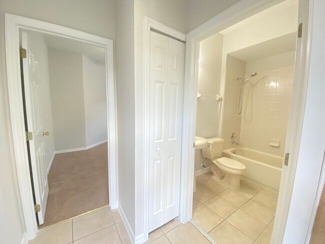 Building Photo - 3113 Curving Oaks Way