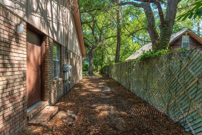 Building Photo - 4021 Valparaiso Blvd