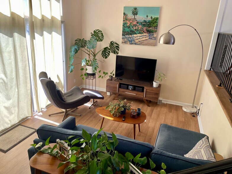 Living space - 2742 Meadow Lark Dr