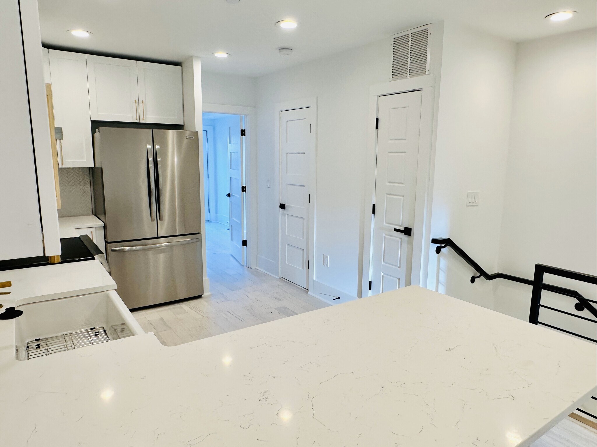 Building Photo - 1314 1/2 5th St NW