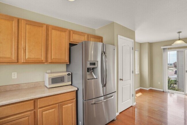 Building Photo - Low-Maintenance Northgate Home with Loft, Fireplace, and Mountain Views