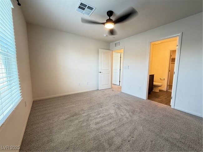 Building Photo - 2662 Champagne Gold Ave