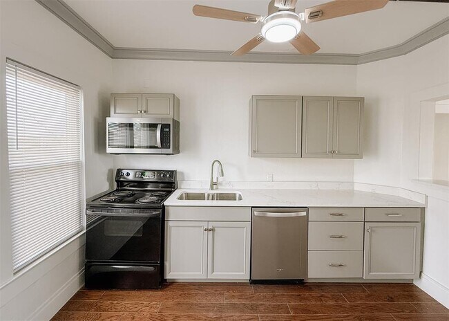 Primary Photo - 1120 NW 51st St