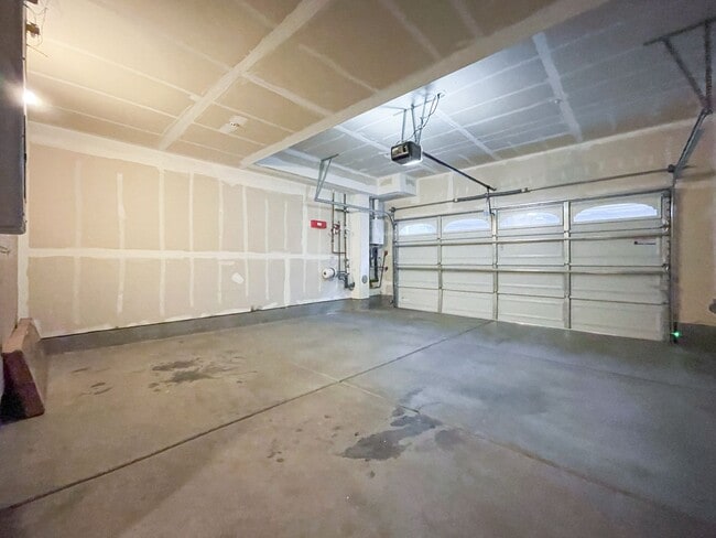 Building Photo - Modern Townhome Living in North San Jose – Attached 2-Car Garage