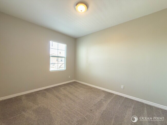 Building Photo - 3 Bedroom Condo for Rent in Ventura!