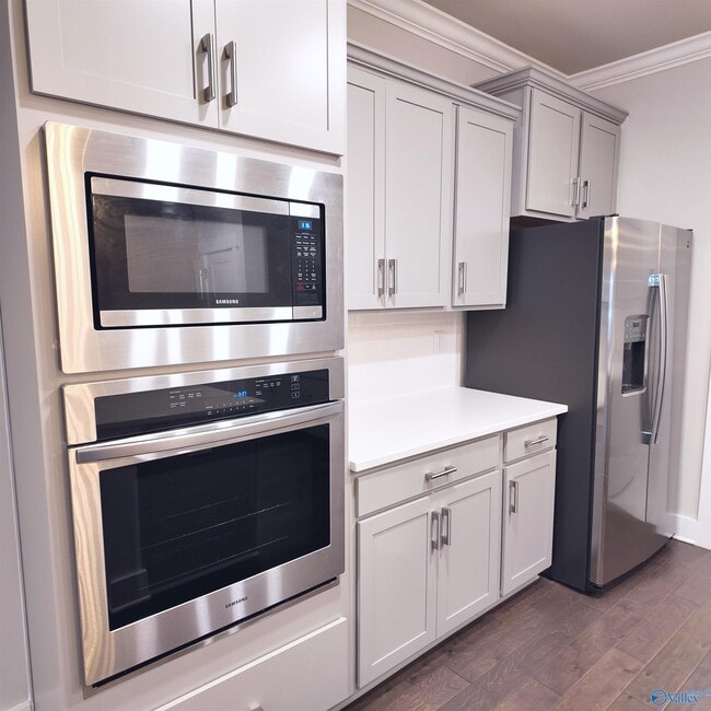 Building Photo - 404 Tillane Pk Cir