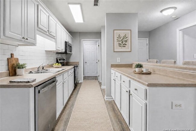 Building Photo - 401 Meadowland Ct
