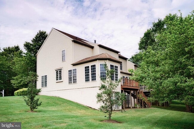 Building Photo - 15 Ridings Way