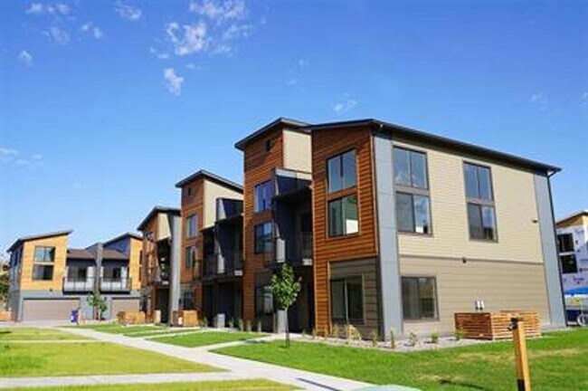 Building Photo - Unfurnished Whitefish Home