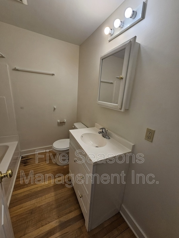 Building Photo - 49 Intervale Ave