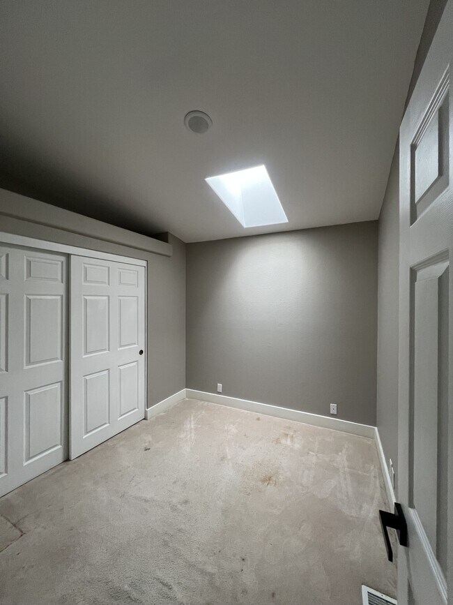 Building Photo - 3171 Horse Thief Dr