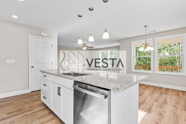 Building Photo - 376 Hague Dr