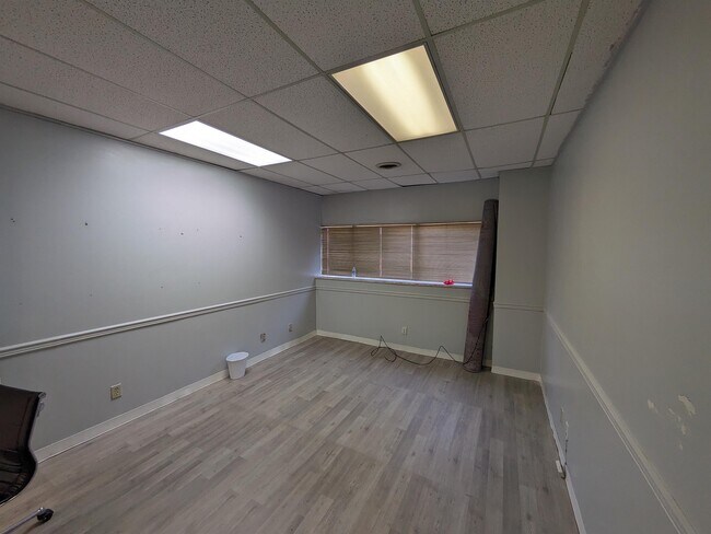Building Photo - 8315 1st Ave N