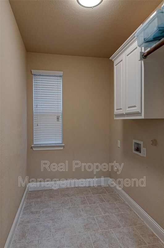 Building Photo - 2826 Exeter Dr
