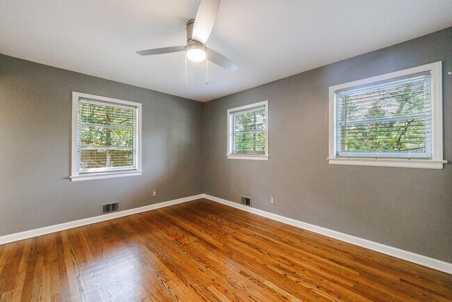 Building Photo - 776 Windsor Pkwy