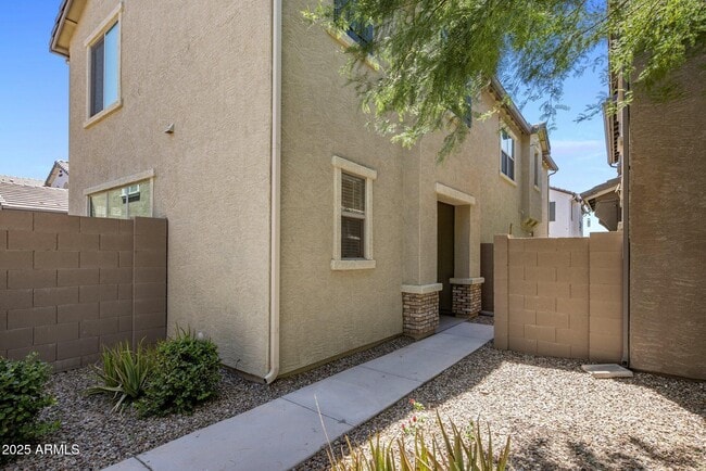 Building Photo - 5809 W Warner St