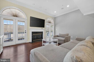 Building Photo - 3614 Sprigg St S