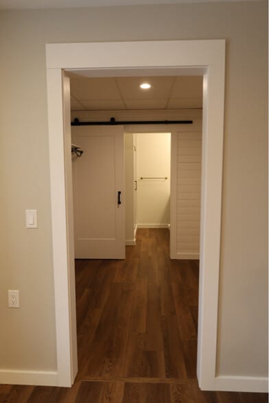 Building Photo - 15 Maplewood Dr