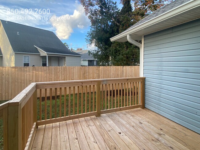 Building Photo - 5990 W Bay Point Dr