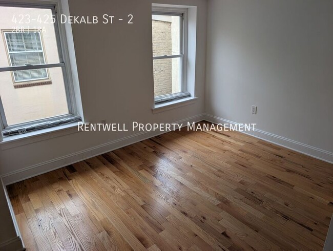 Building Photo - 423-425 Dekalb St-2