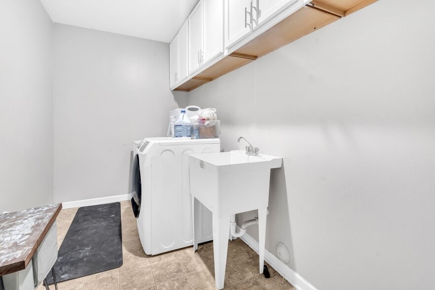 Building Photo - 5077 Stonewood Pines Dr