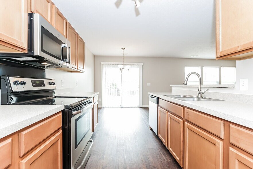 Building Photo - 909 Grand Oak Dr