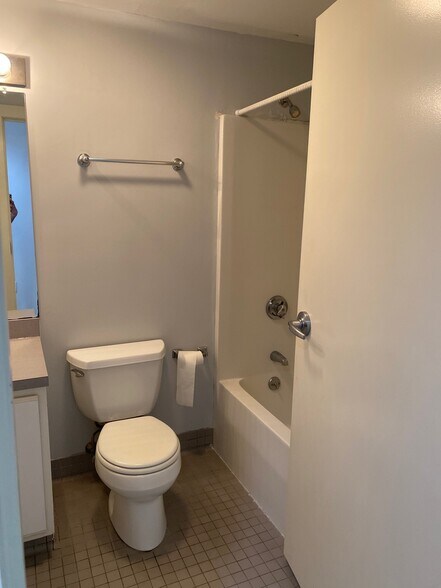 Building Photo - 534 Commonwealth Ave