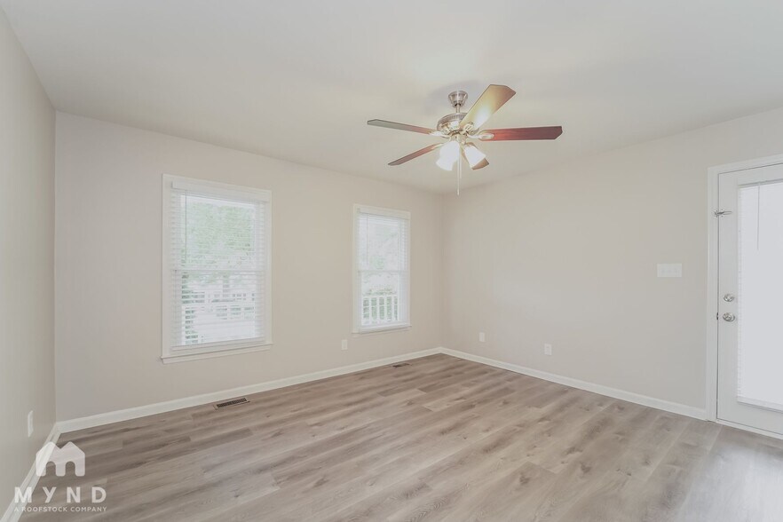 Building Photo - 157 Antelope Dr