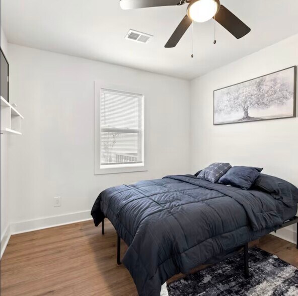 Building Photo - 2484 Calvin Ave