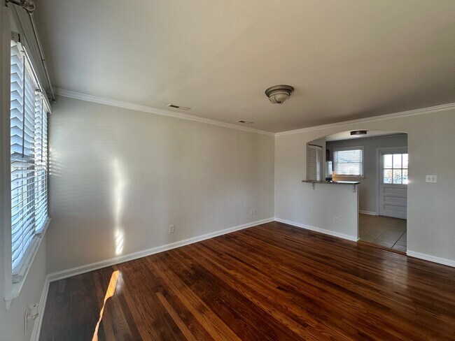 Building Photo - Two Bedroom Cottage - Five Points East, Raleigh, NC - Inside the Beltline!