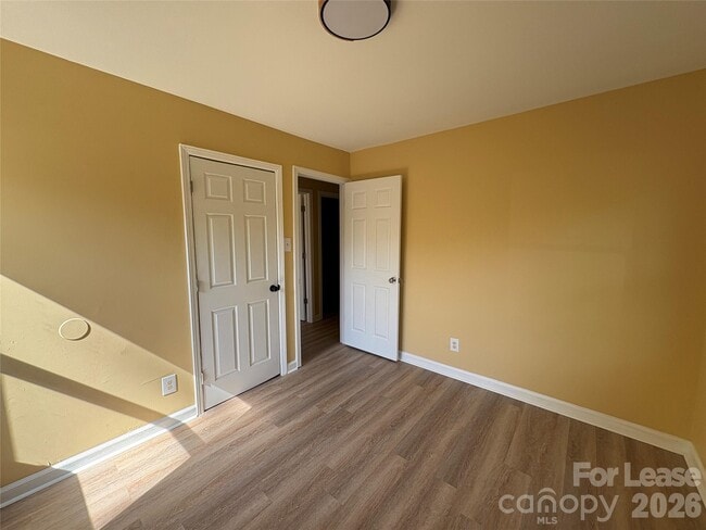 Building Photo - 800 Carrington Dr
