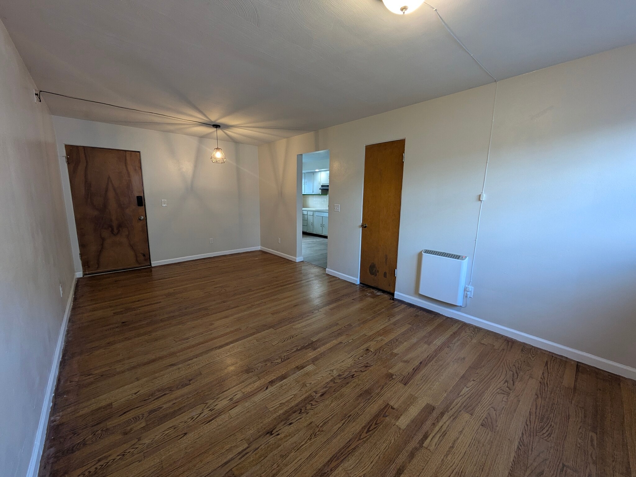 Building Photo - 617 June St